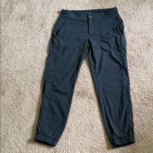 Athleta Trekkie jogger size 4P